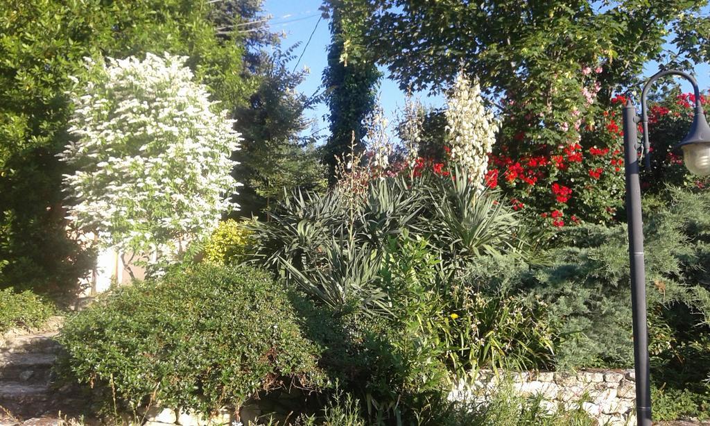 Agriturismo La Solagna Villa Montebello di Bertona Luaran gambar