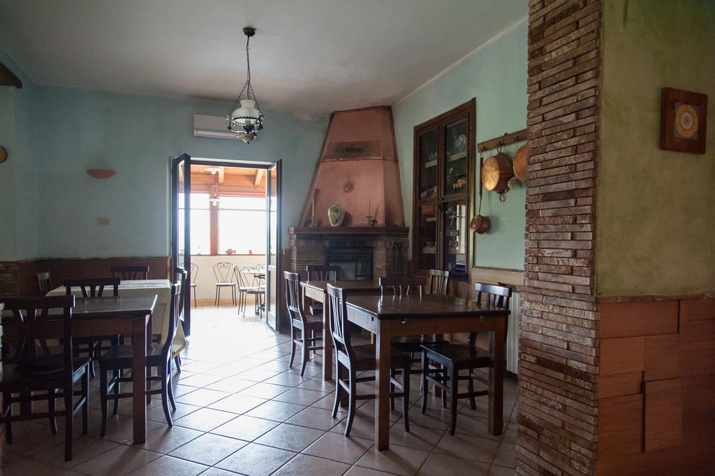 Agriturismo La Solagna Villa Montebello di Bertona Luaran gambar