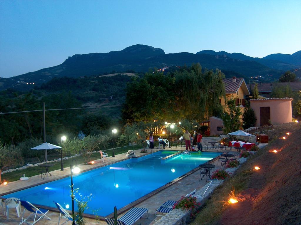 Agriturismo La Solagna Villa Montebello di Bertona Luaran gambar